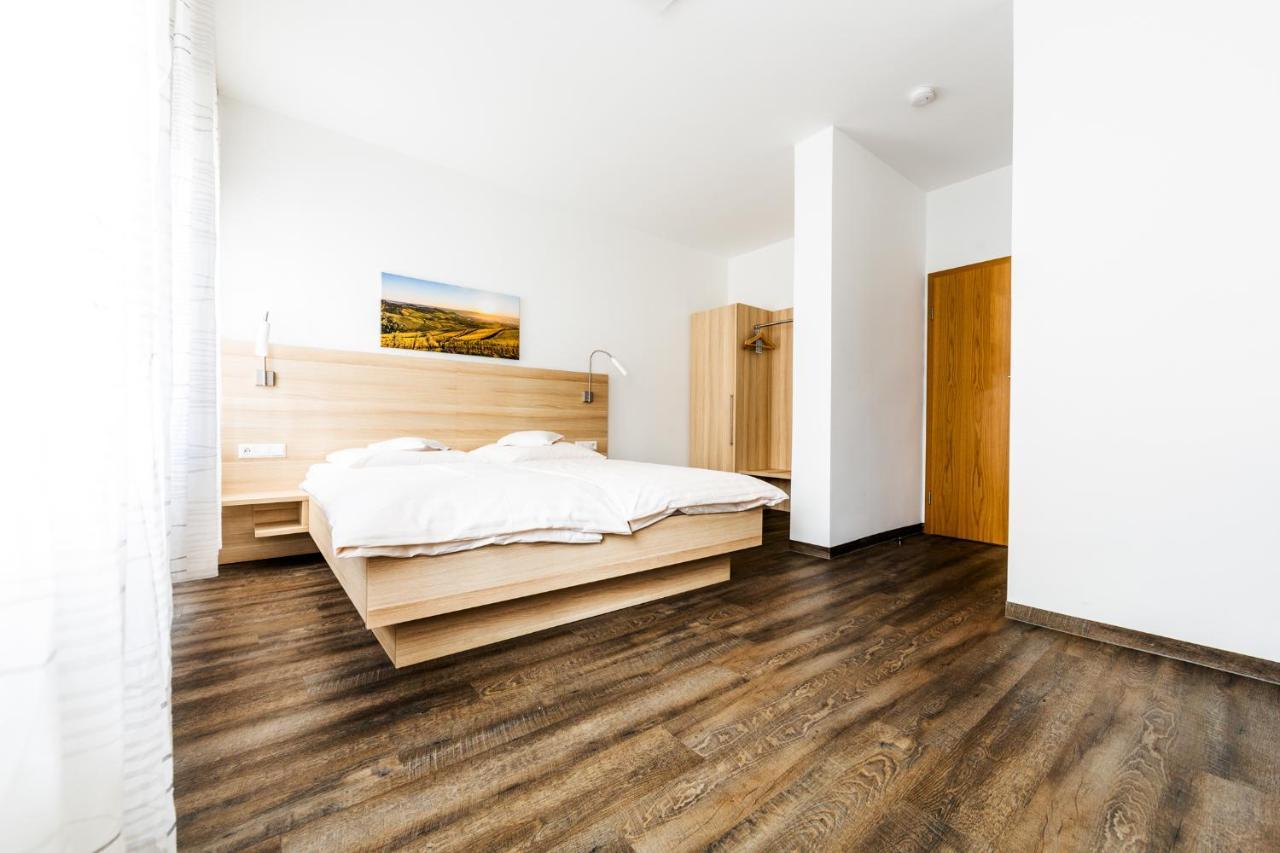 Hotel Zur Post Хайлброн Екстериор снимка
