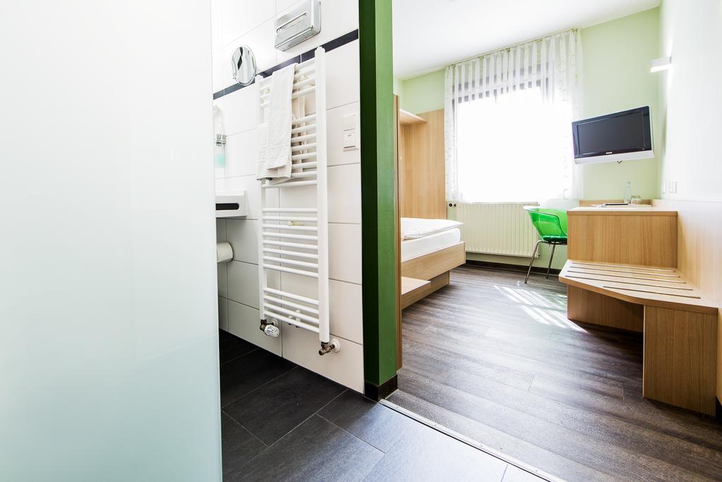 Hotel Zur Post Хайлброн Екстериор снимка